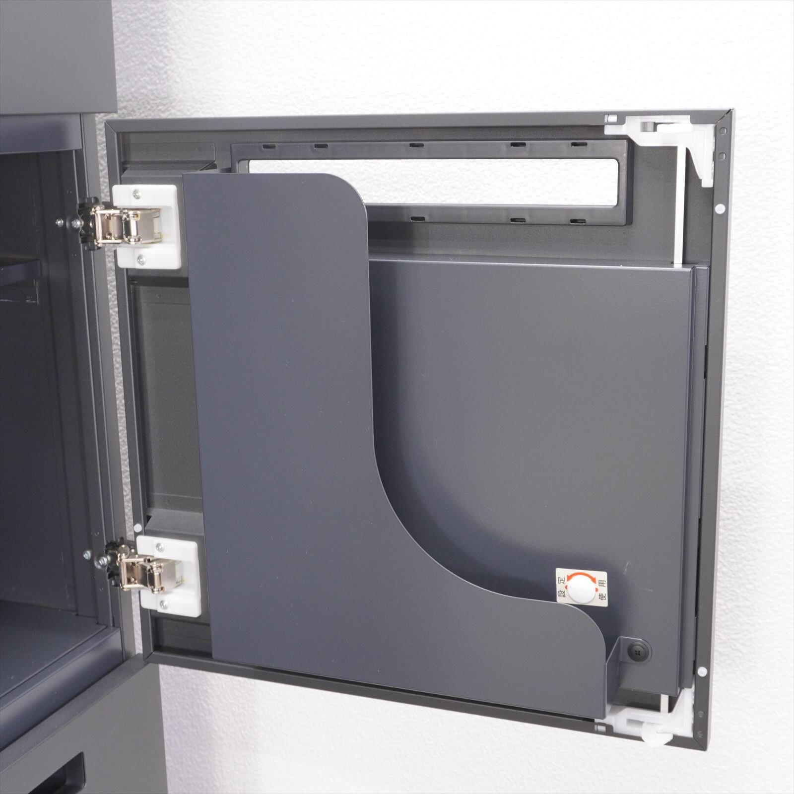 イトーキ エスキャビネット ダイヤル式8人用パーソナルロッカー H1790 ブラック