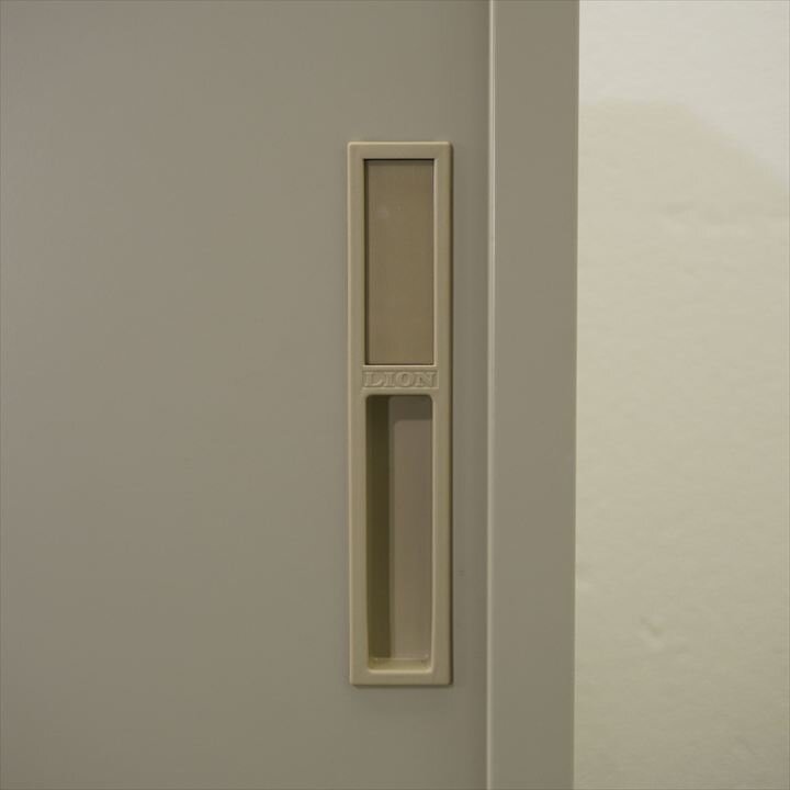 ライオン スチール扉引戸書庫 W880D515H880