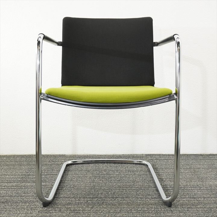 ウィルクハーン 180レンジネオス ミーティングチェアー グリーン/ブラック