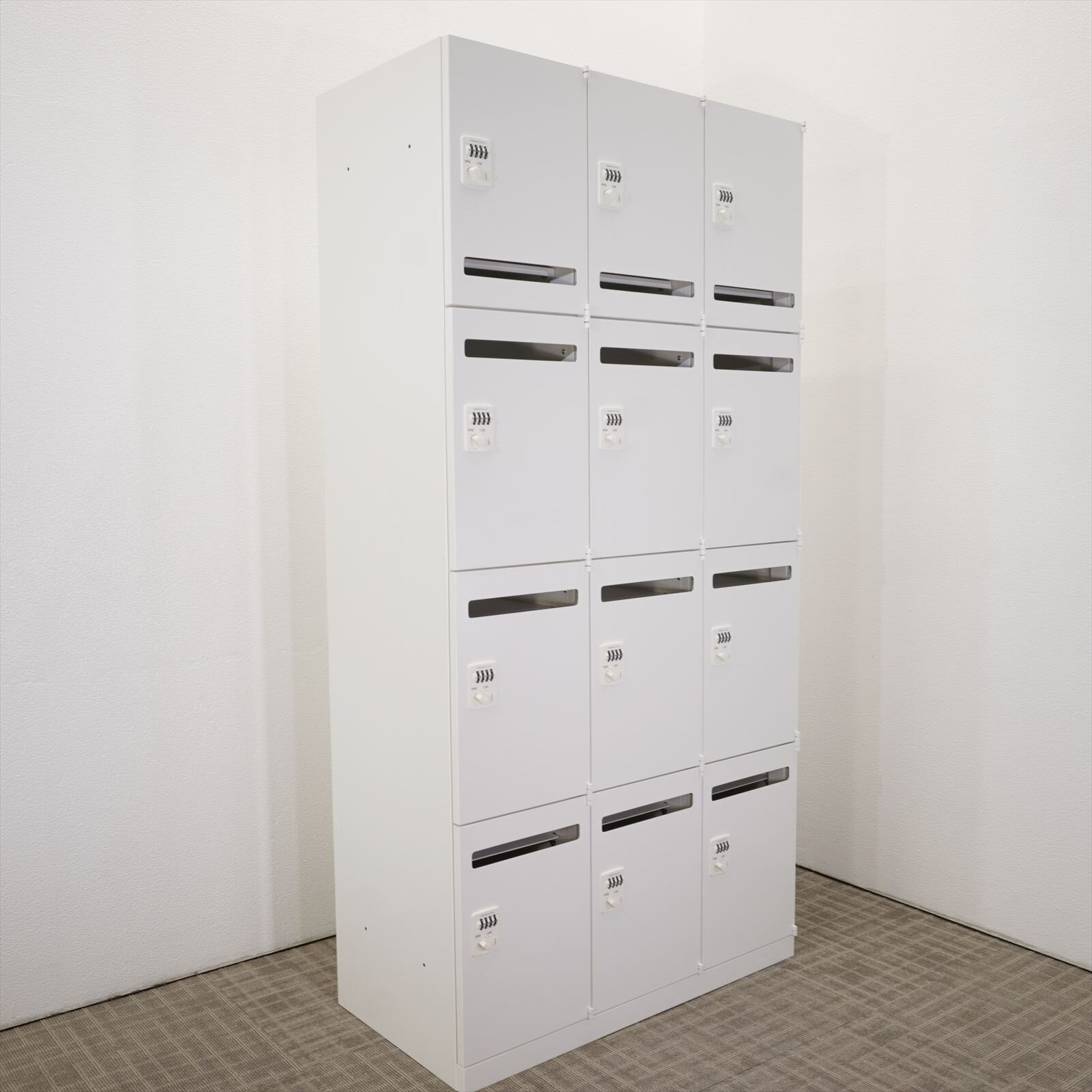 オカムラ レクトライン ダイヤル式12人用モバイルロッカー H1810