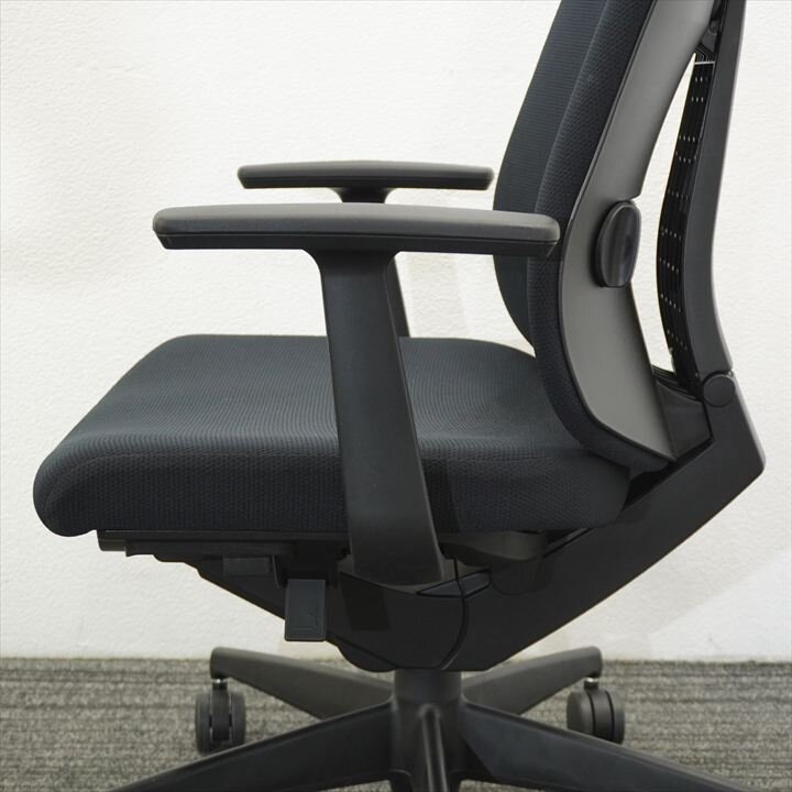 コクヨ ウィザード２ 固定肘 ハイバック ブラック