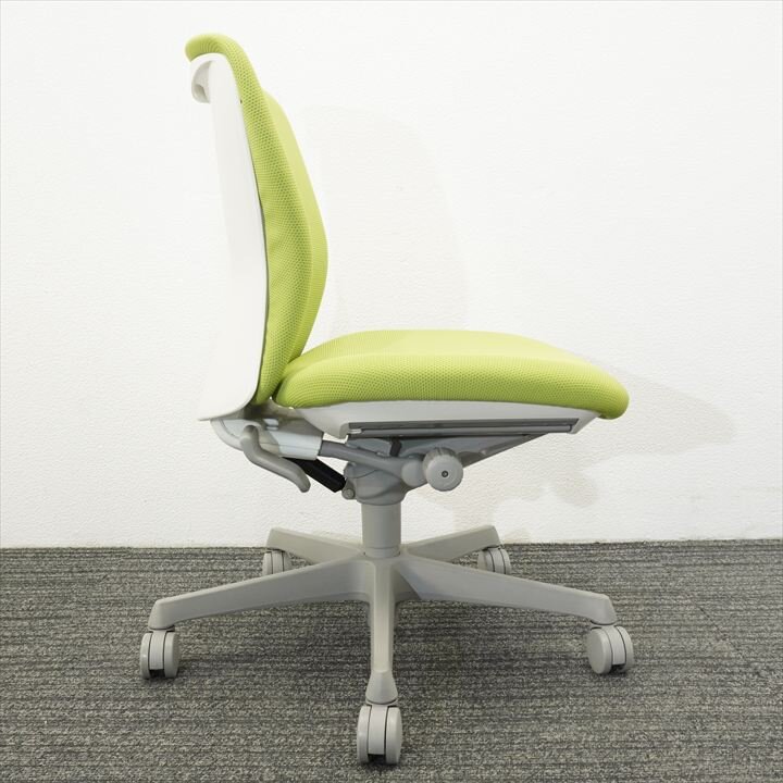 オカムラ スラート 肘無し ライトグリーン ホワイトシェル