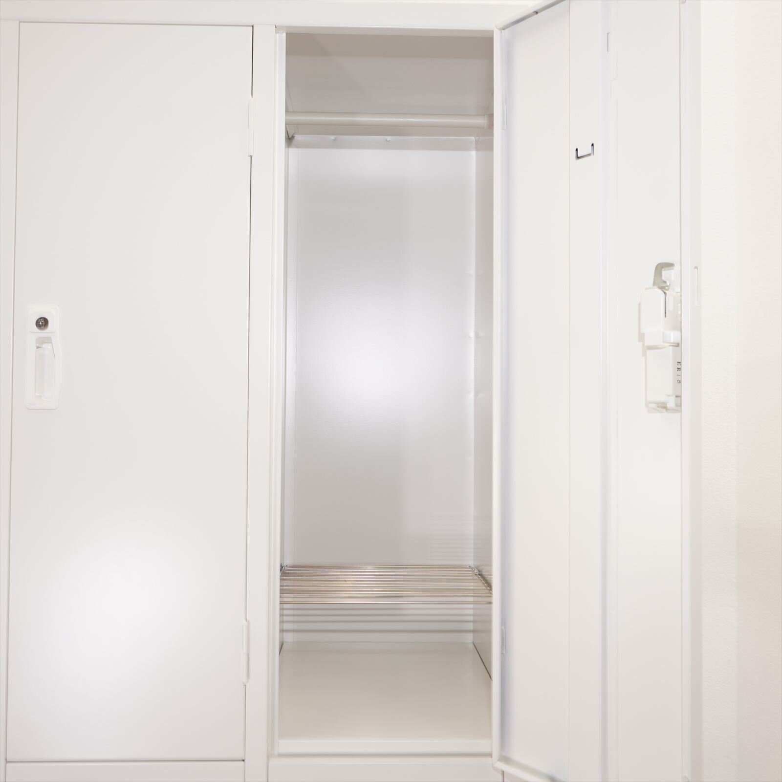 セイコー AKL 4人用ロッカー 2列2段  W608 D515 H1790 ホワイト