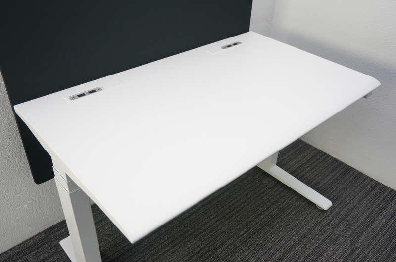 オカムラ スイフト 昇降デスク W10 机上35cmパネル付 Okamura Swift 会議デスク 会議机 木目 上下昇降 中古 中古 オフィス家具の専門店 天下一