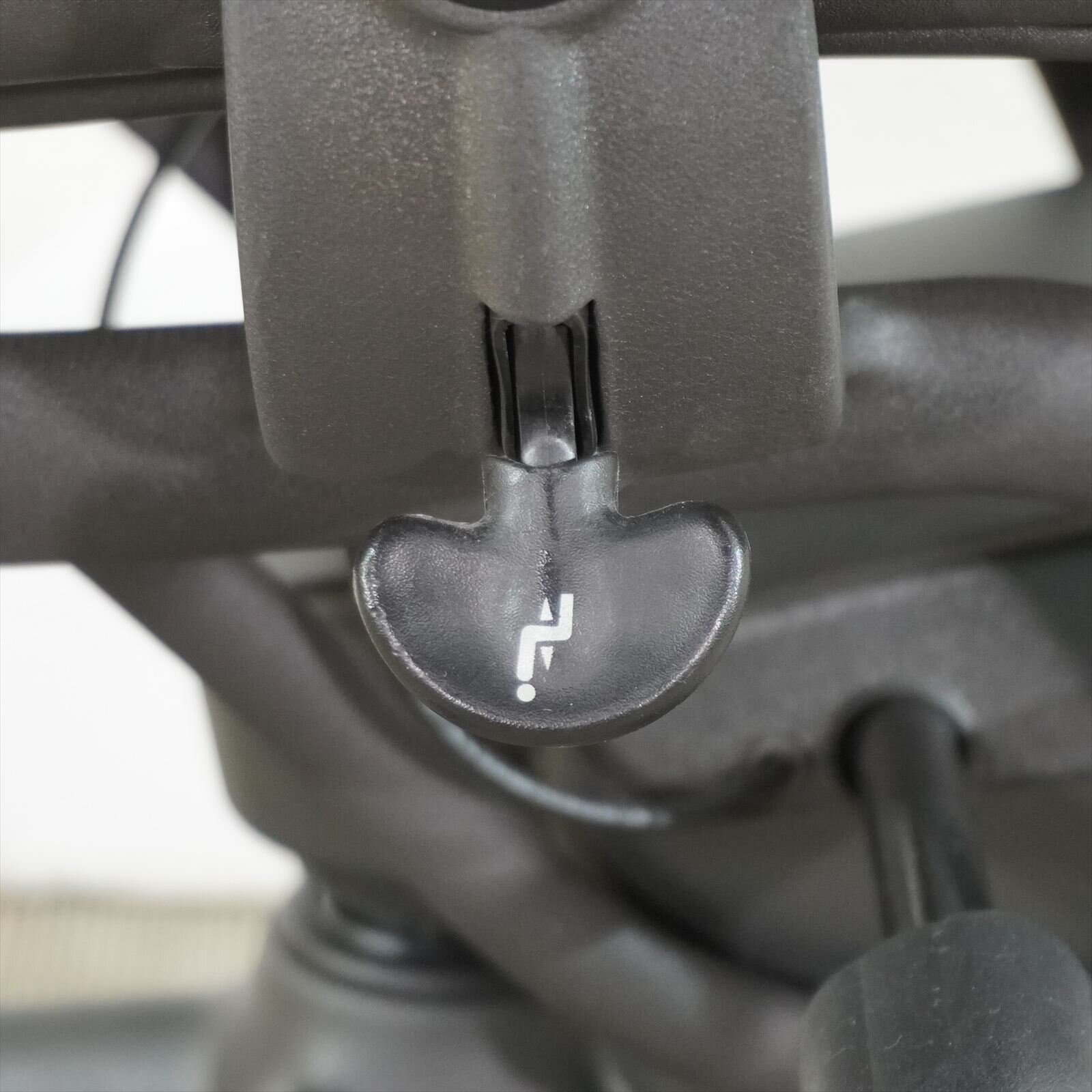ハーマンミラー アーロンチェア 可動肘 ランバーサポート フル装備 Bサイズ ブルー