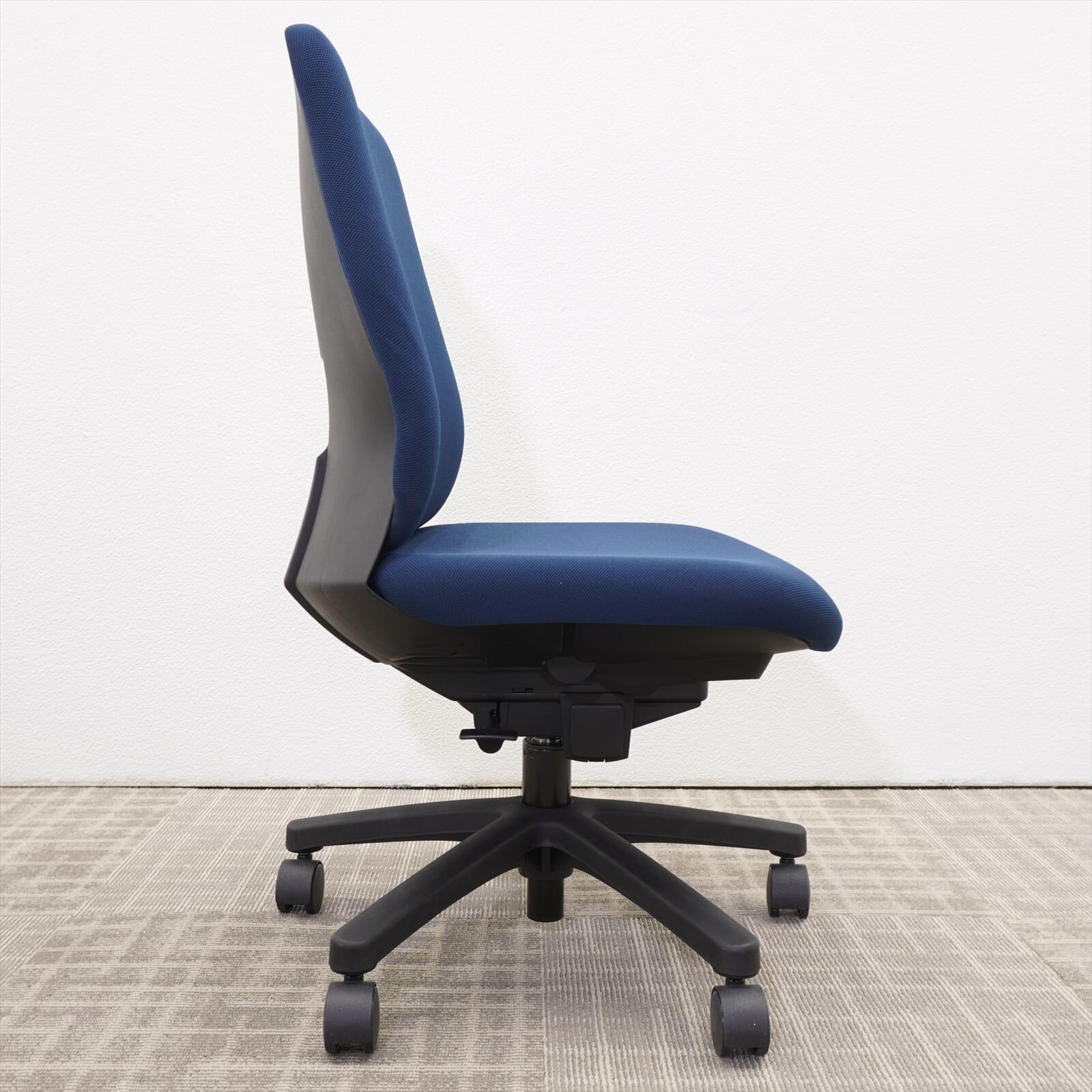 イトーキ トルテＲ ハイバック ネイビーブルー