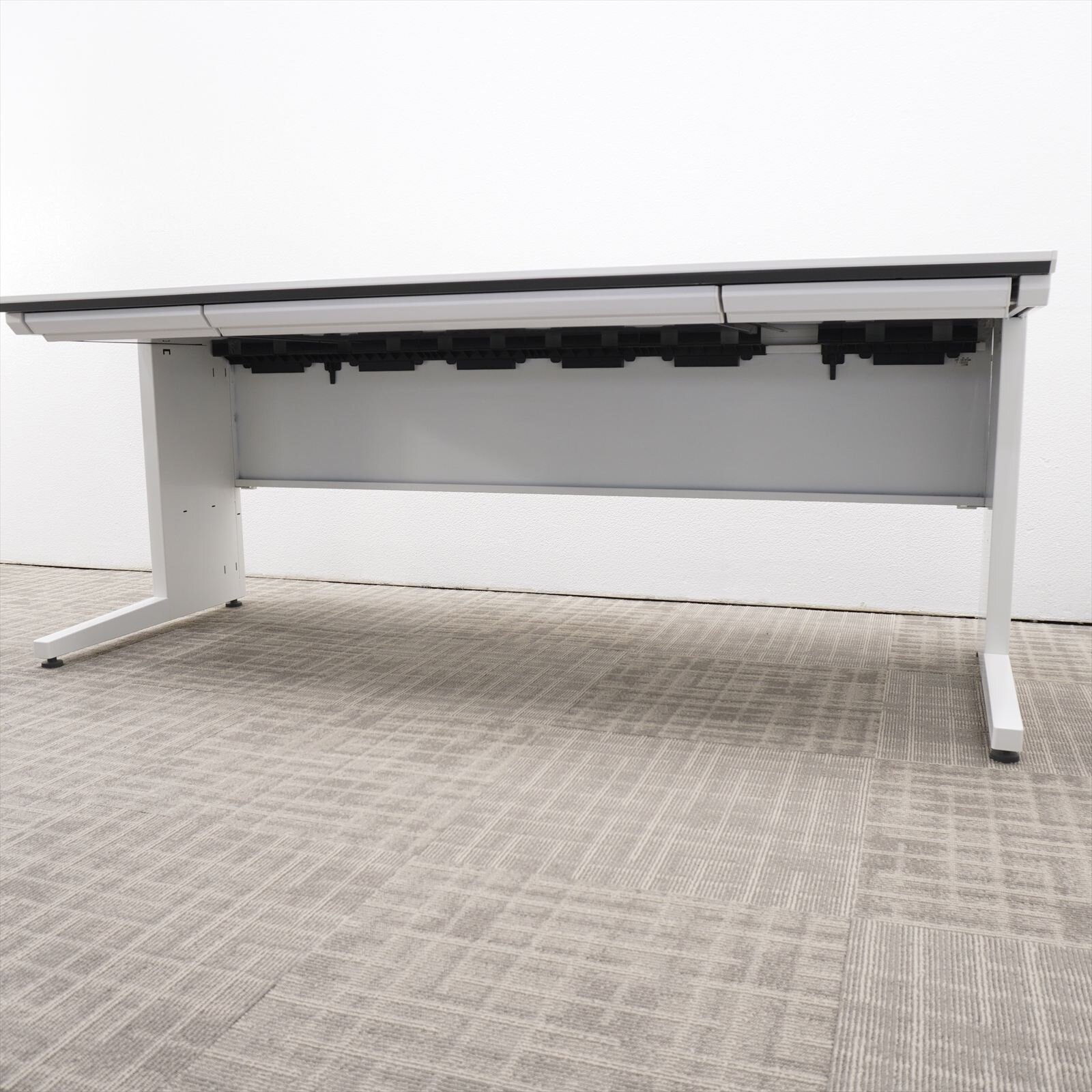 コクヨ ＩＳ 平机 187 H720 ホワイト 特価品