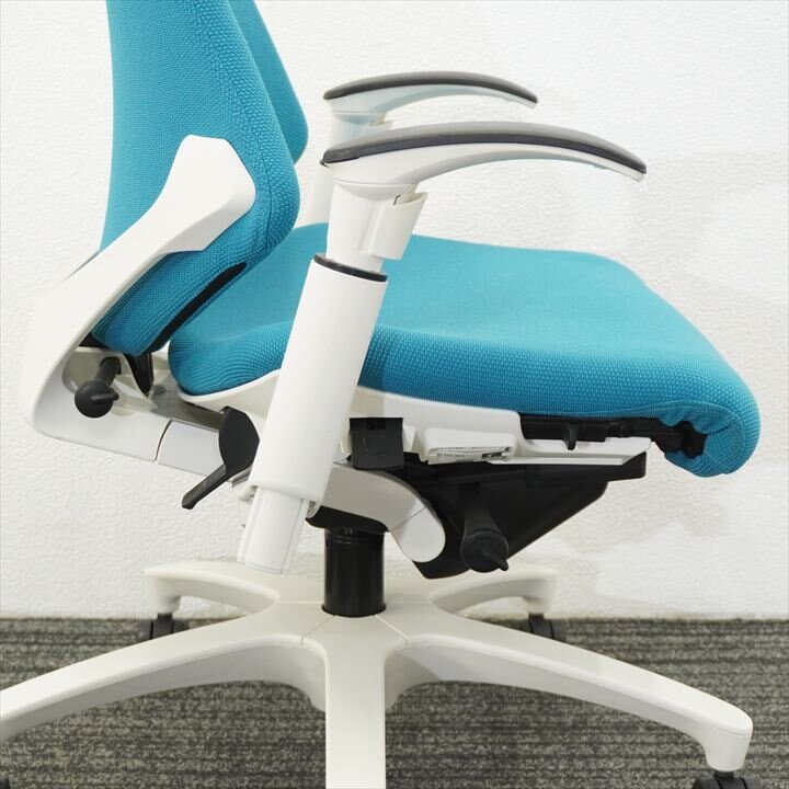 イトーキ エフチェア 可動肘 ハイバック クロスバック ストロングブルー ホワイトシェル