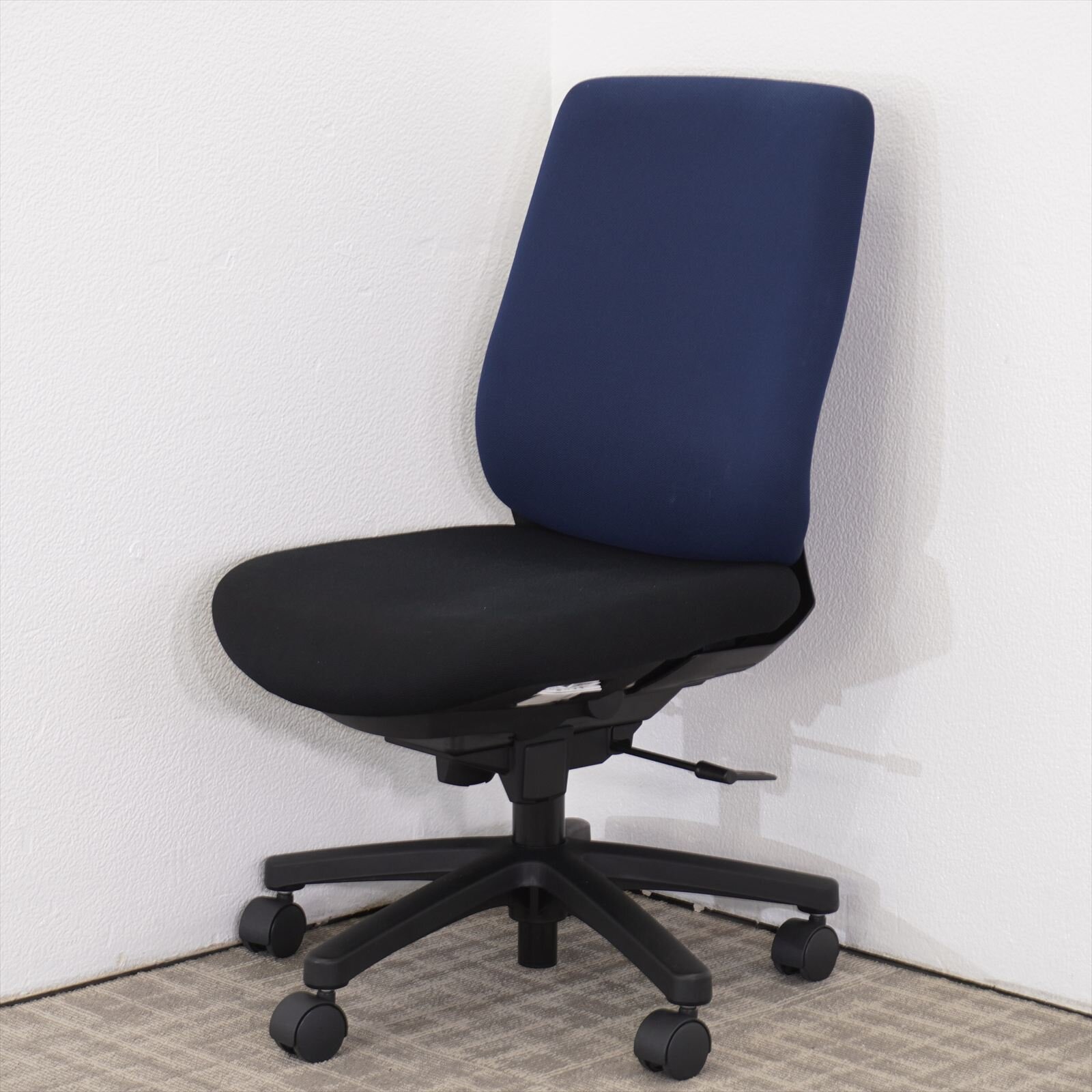 イトーキ トルテR ハイバック ネイビーブルー/ブラック