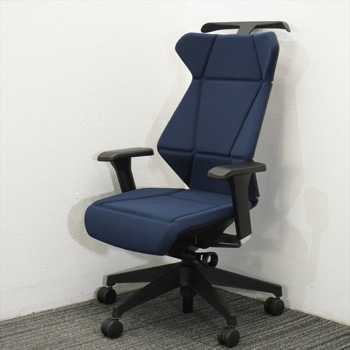 イトーキ フリップフラップ 可動肘 ハイバック ハンガー付 ネイビーブルー 特価品