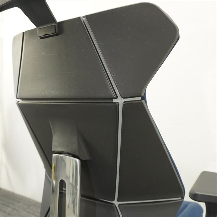 イトーキ フリップフラップ 可動肘 ハイバック ハンガー付 ネイビーブルー 特価品