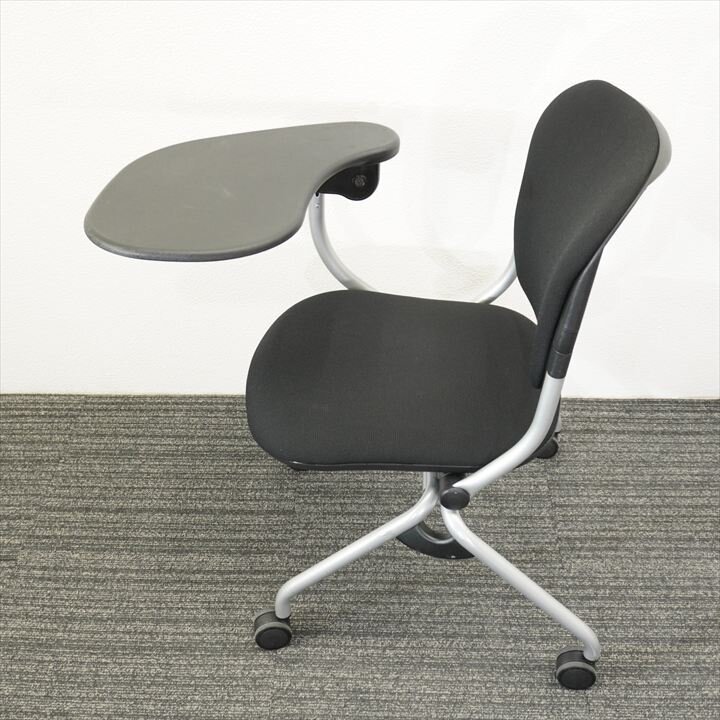 オカムラ トーションライン メモ台付ミーティングチェアー ブラック