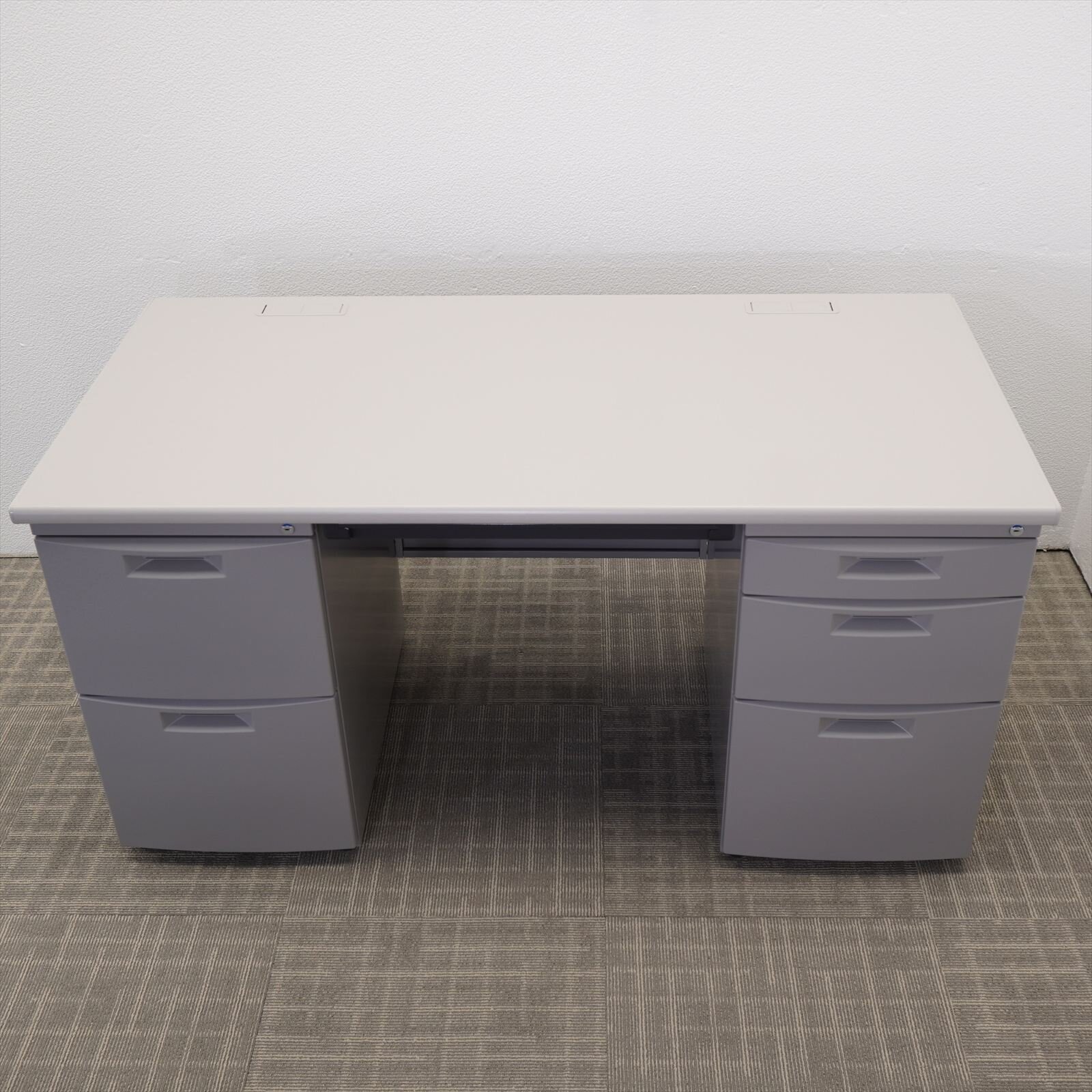 イトーキ ＣＺ 両袖机 147 H700 WE色