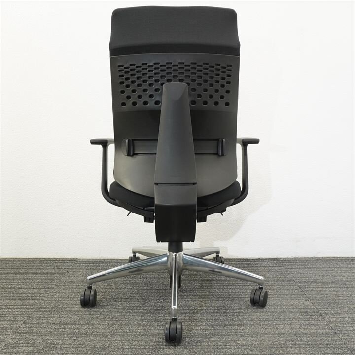 コクヨ ウィザード３ 固定肘 ミドルマネージメント ブラック