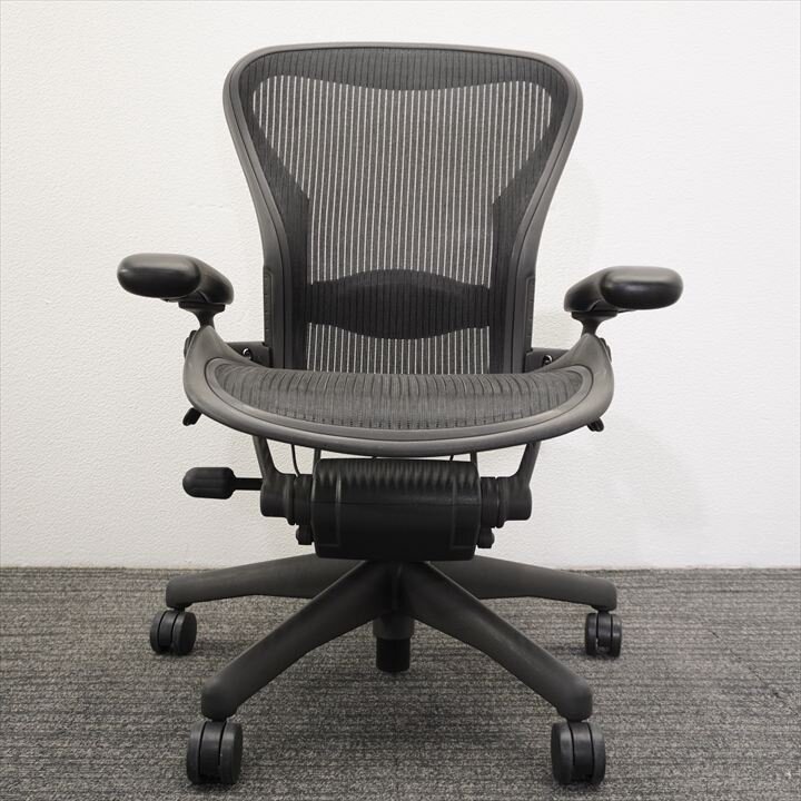 ハーマンミラー アーロンチェア 可動肘 ランバーサポート フル装備 Bサイズ グラファイト 特価品