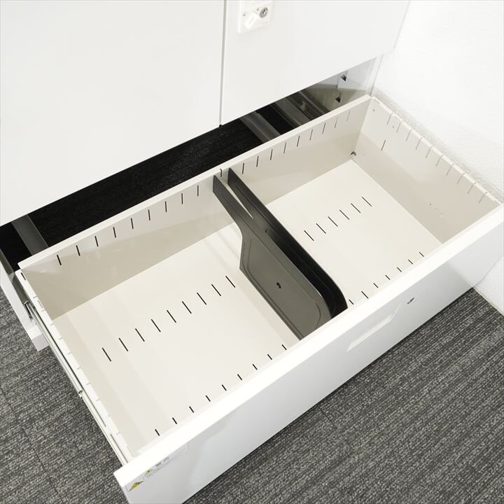 イトーキ サフィ ダイヤル式6人用パーソナルロッカー + エス 下段