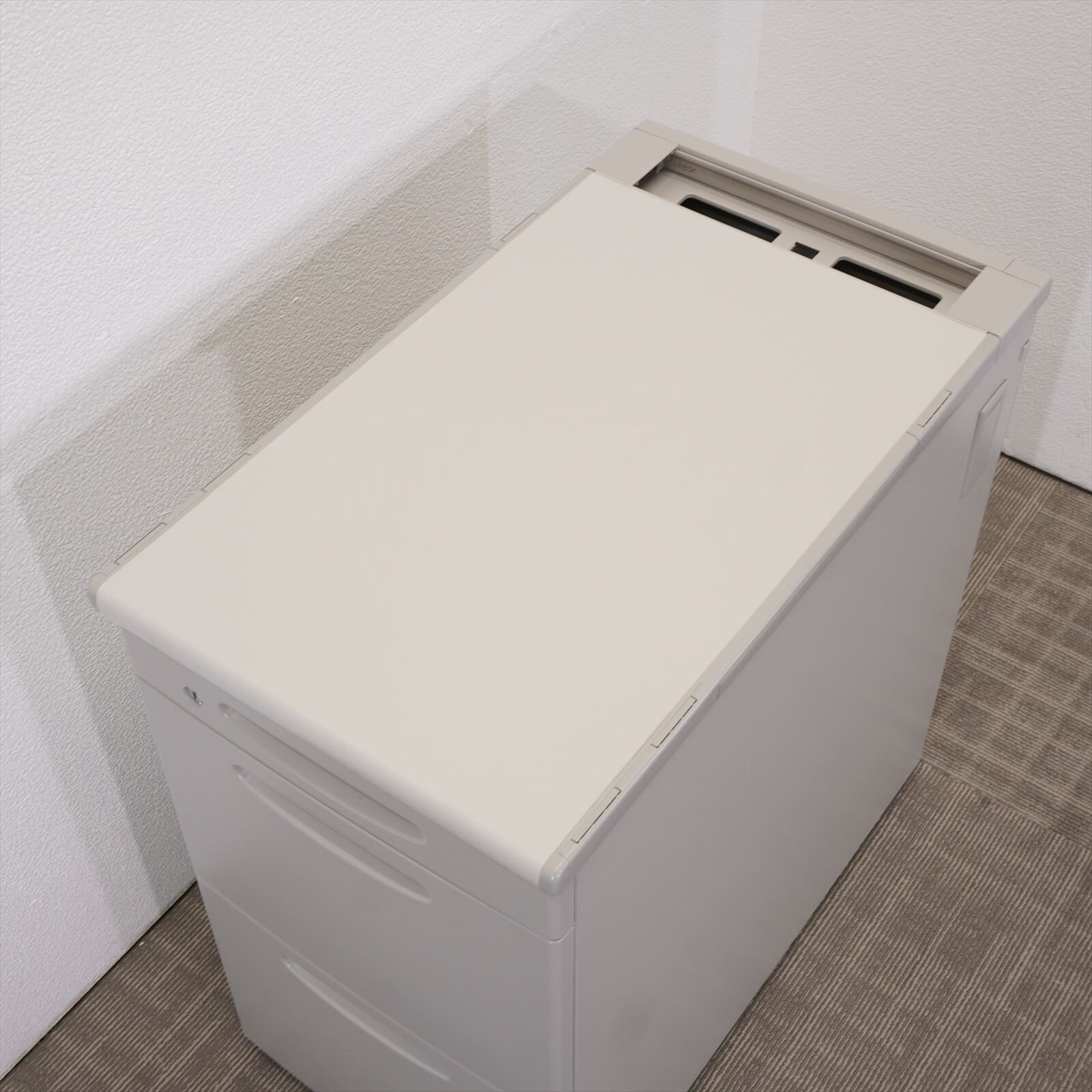 オカムラ SD-e 3段脇机 A4×2段 ペントレー