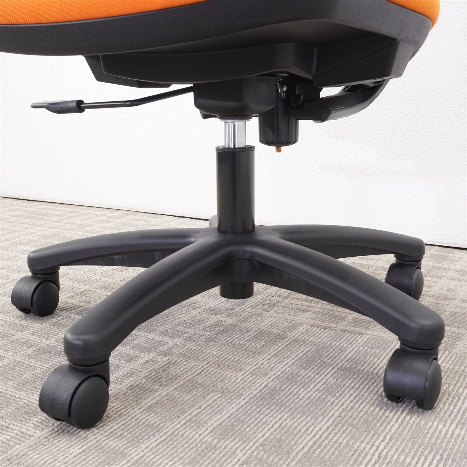 【新品】オカムラ ヴィラージュ VC1 オレンジ