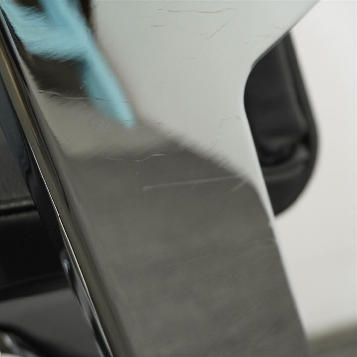 ウィルクハーン ＯＮ オン 可動肘 ハイバック 革 ブラック