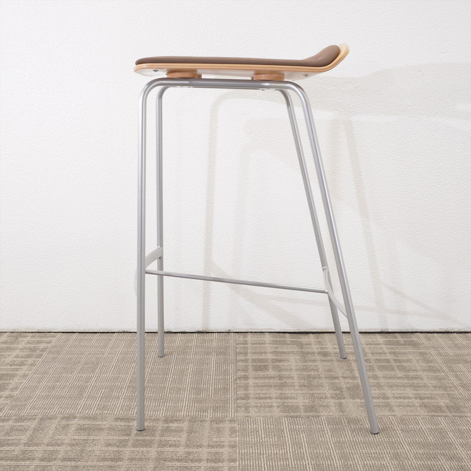 イトーキ オルノ ハイチェア アンバー色