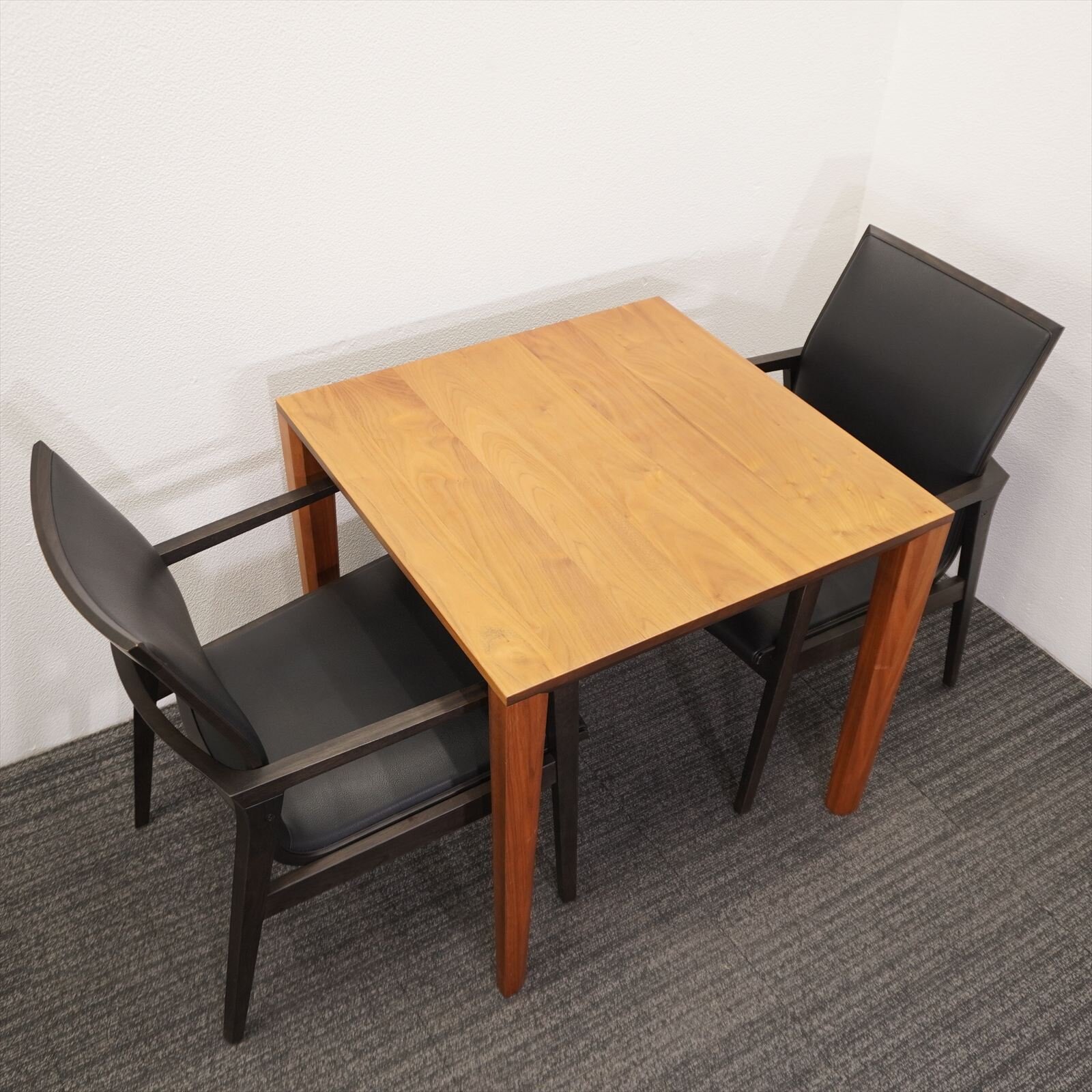 カリモク テーブル×1台 チェア(ブラック色)×2脚 3点セット