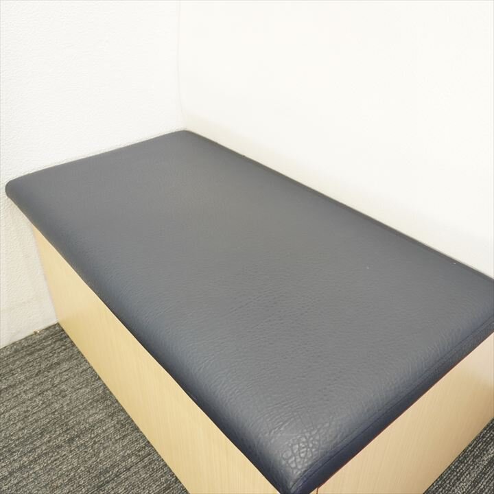 ブース用ベンチ コンセント付 ホワイト×ネイビーブルー W900 D710 H1200