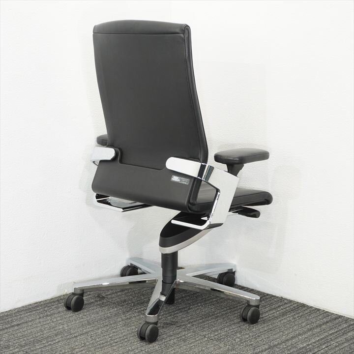 ウィルクハーン ＯＮ オン 可動肘 ハイバック 革 ブラック