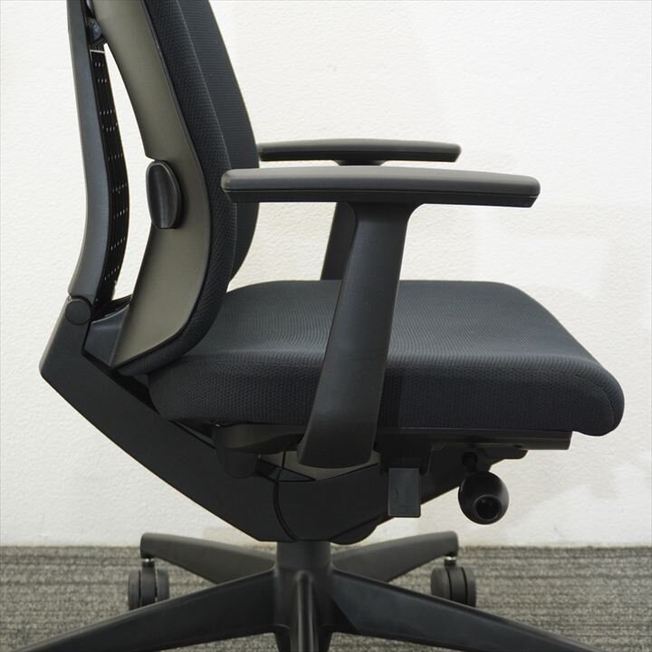 コクヨ ウィザード２ 固定肘 ハイバック ブラック