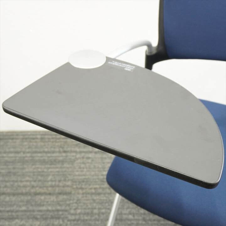 イトーキ マノス ミーティングチェア 背パッド付 メモ台付 ネイビーブルー ブラックシェル