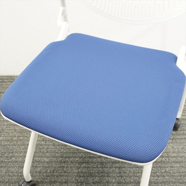 【2017年製】オカムラ ルナ ミーティングチェア ブルー