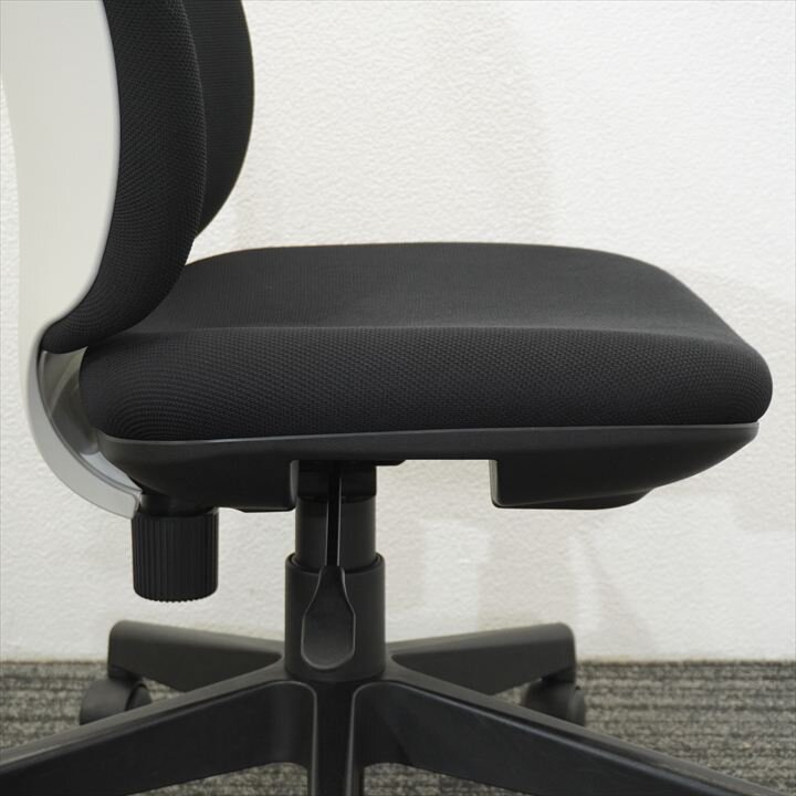 プラス プリセア ハイバック ブラック