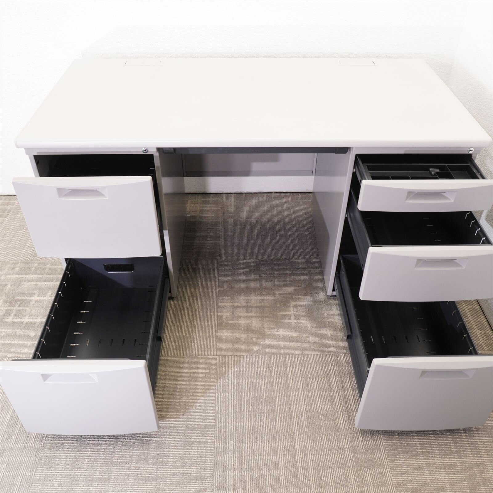 イトーキ ＣＺ 両袖机 147 H700 WE色 特価品