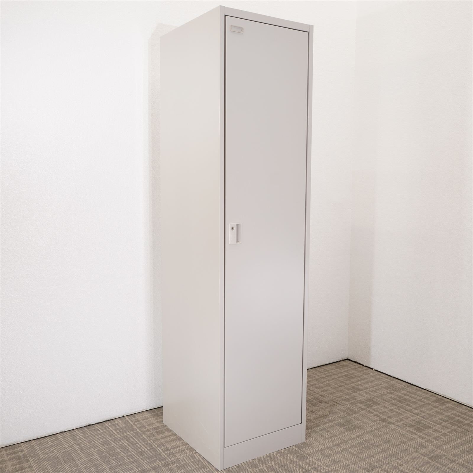 オカムラ FZ １人用ロッカー (2)