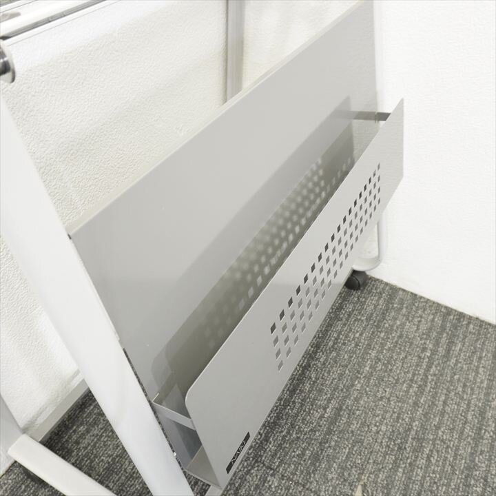 ナイキ 新聞架 W690 D370 H815 キャスター付