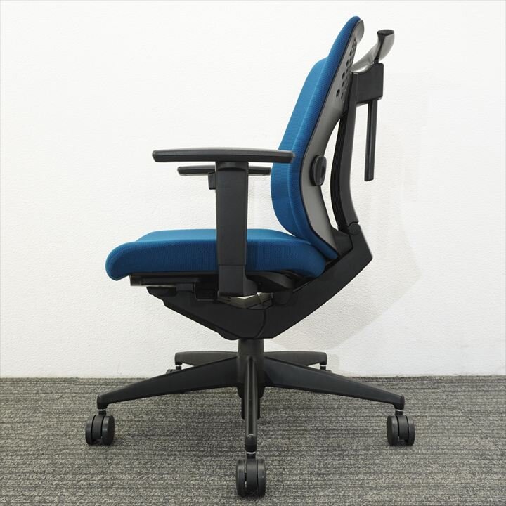 コクヨ ウィザード2 可動肘 ハンガー付 プルシアンブルー