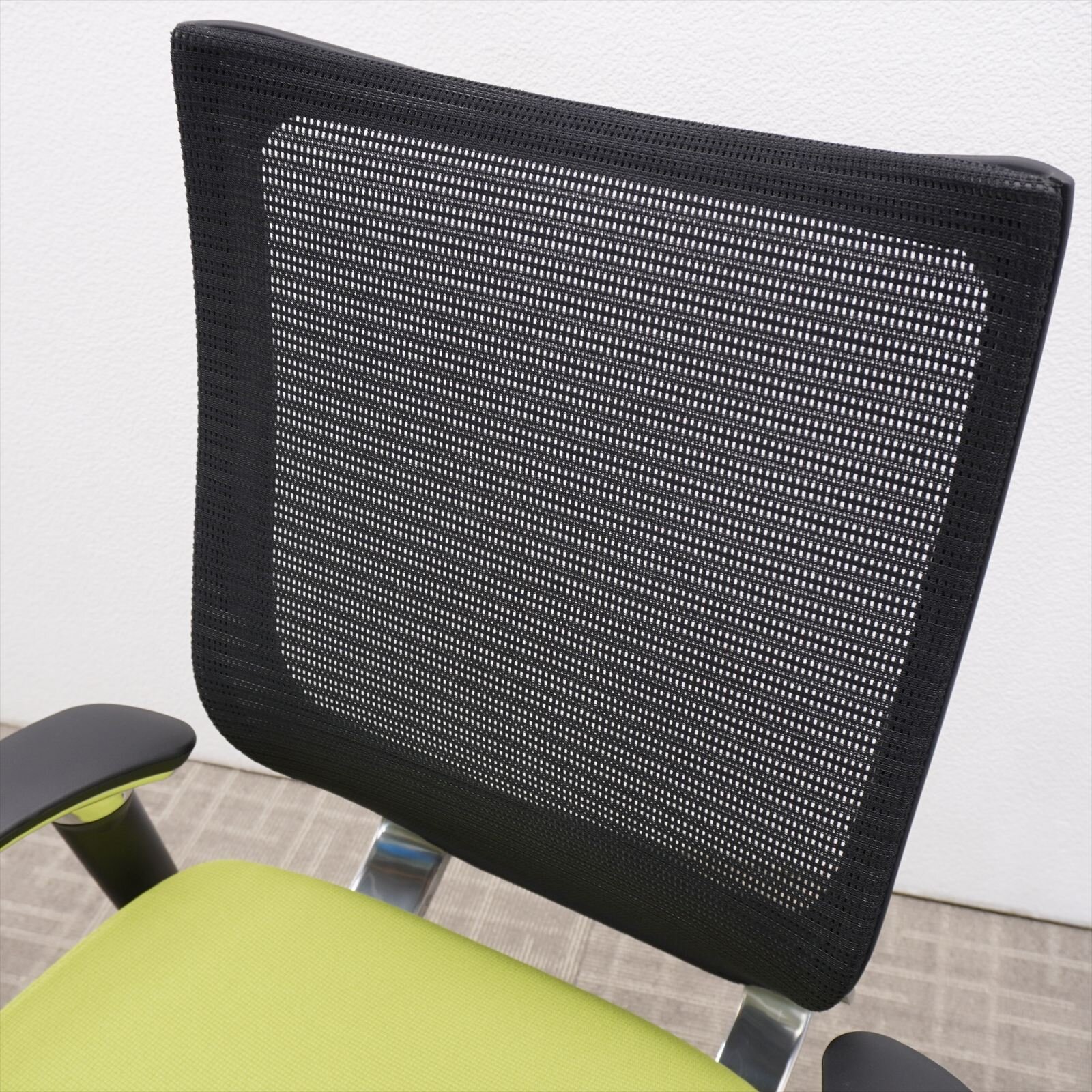 オカムラ バロン 可動肘 ハイバック グリーン/ブラック