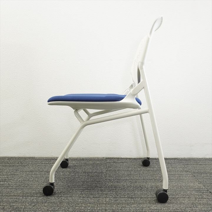 【2017年製】オカムラ ルナ ミーティングチェア ブルー