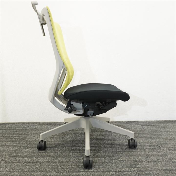 イトーキ エピオス ハイバック ハンガー付 ブライトモスグリーン/ブラック 脚 グレー