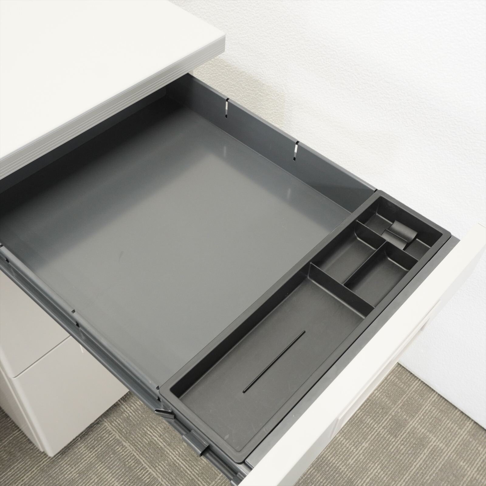 コクヨ SR型 両袖机 147 3×3段 白取手