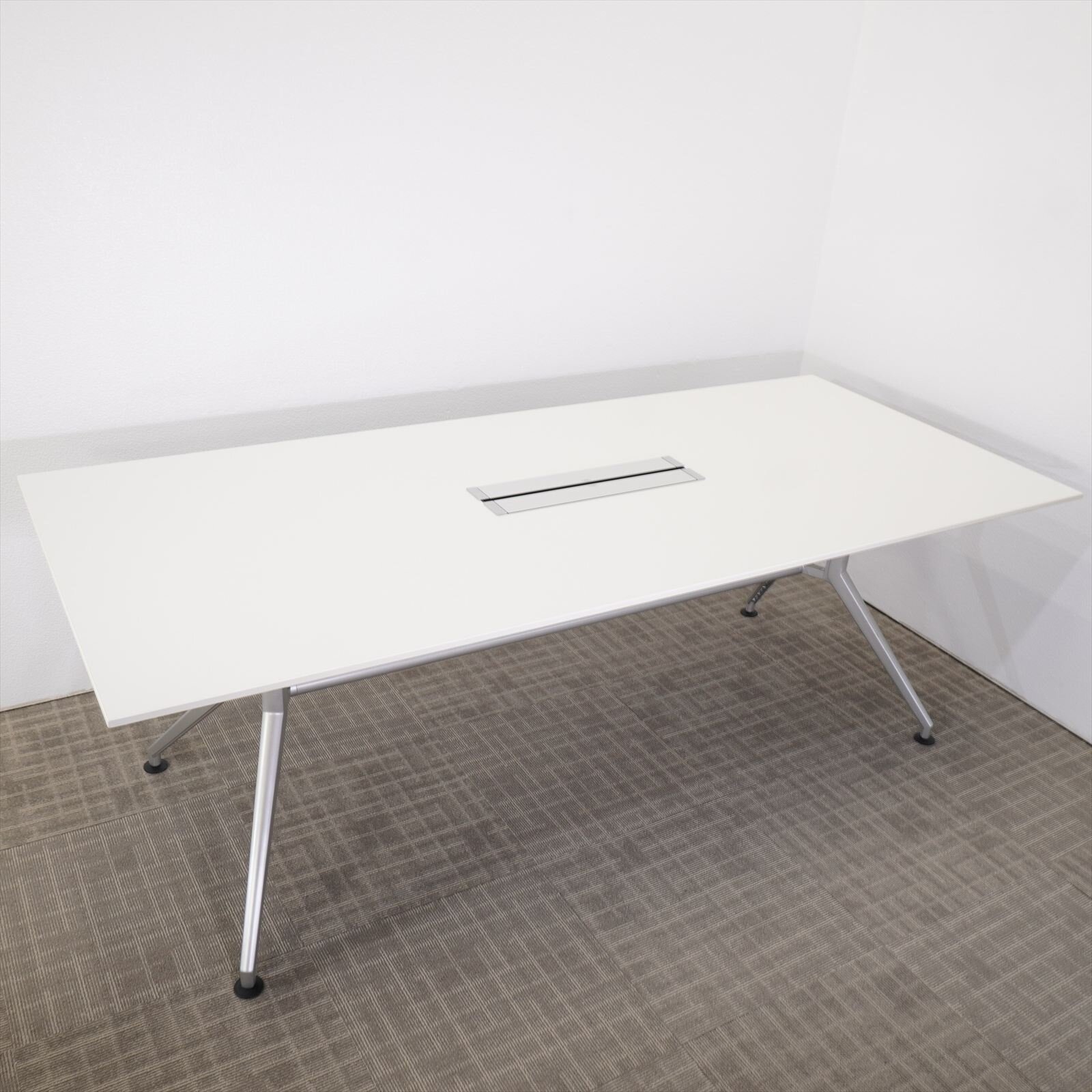 イトーキ DD ミーティングテーブル W2100 D900 H700