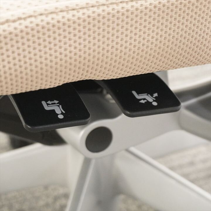 オカムラ コーラル 可動肘 ハイバック ベージュ 特価品