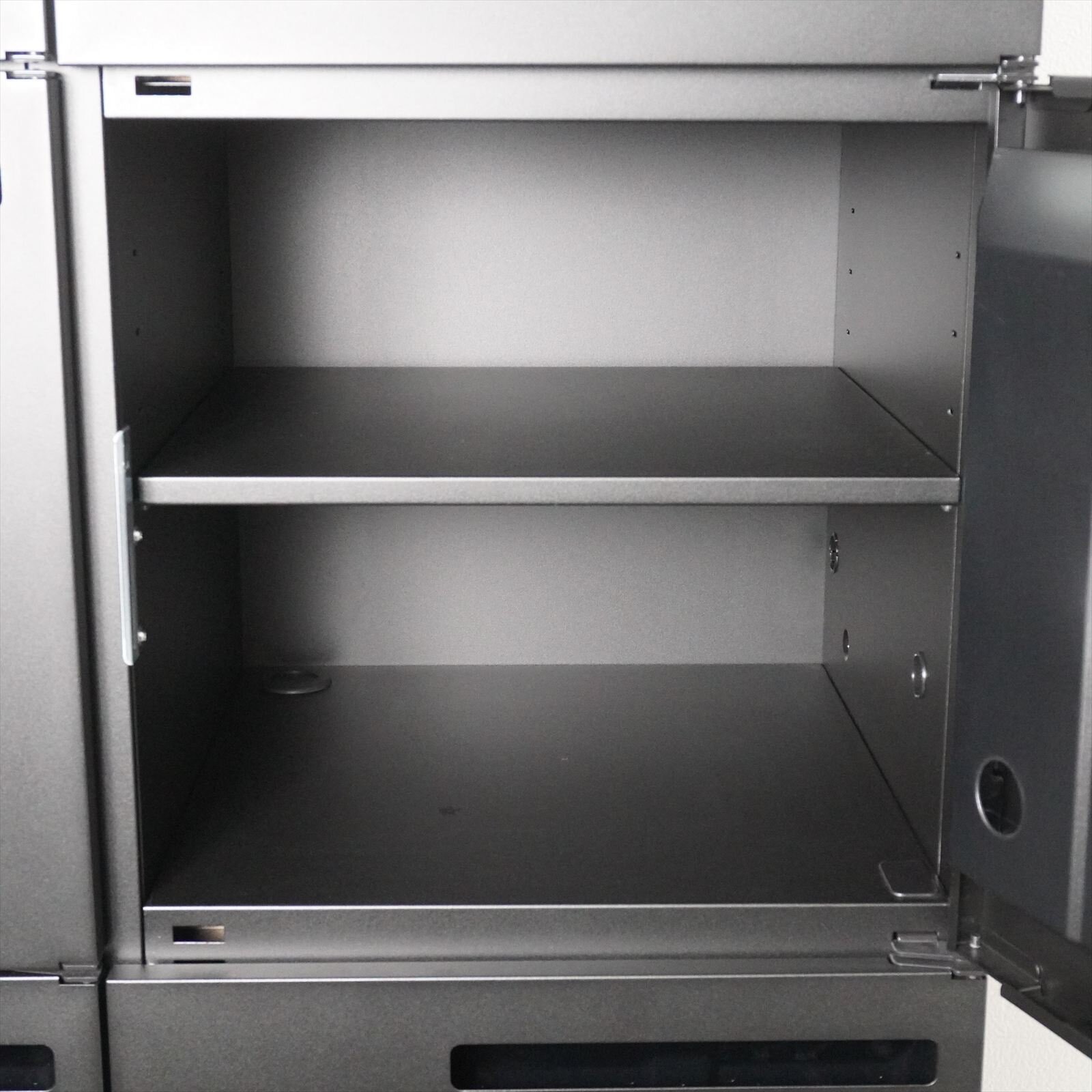 プラス L6 ダイヤル式8人用モバイルロッカー H1820 ブラック