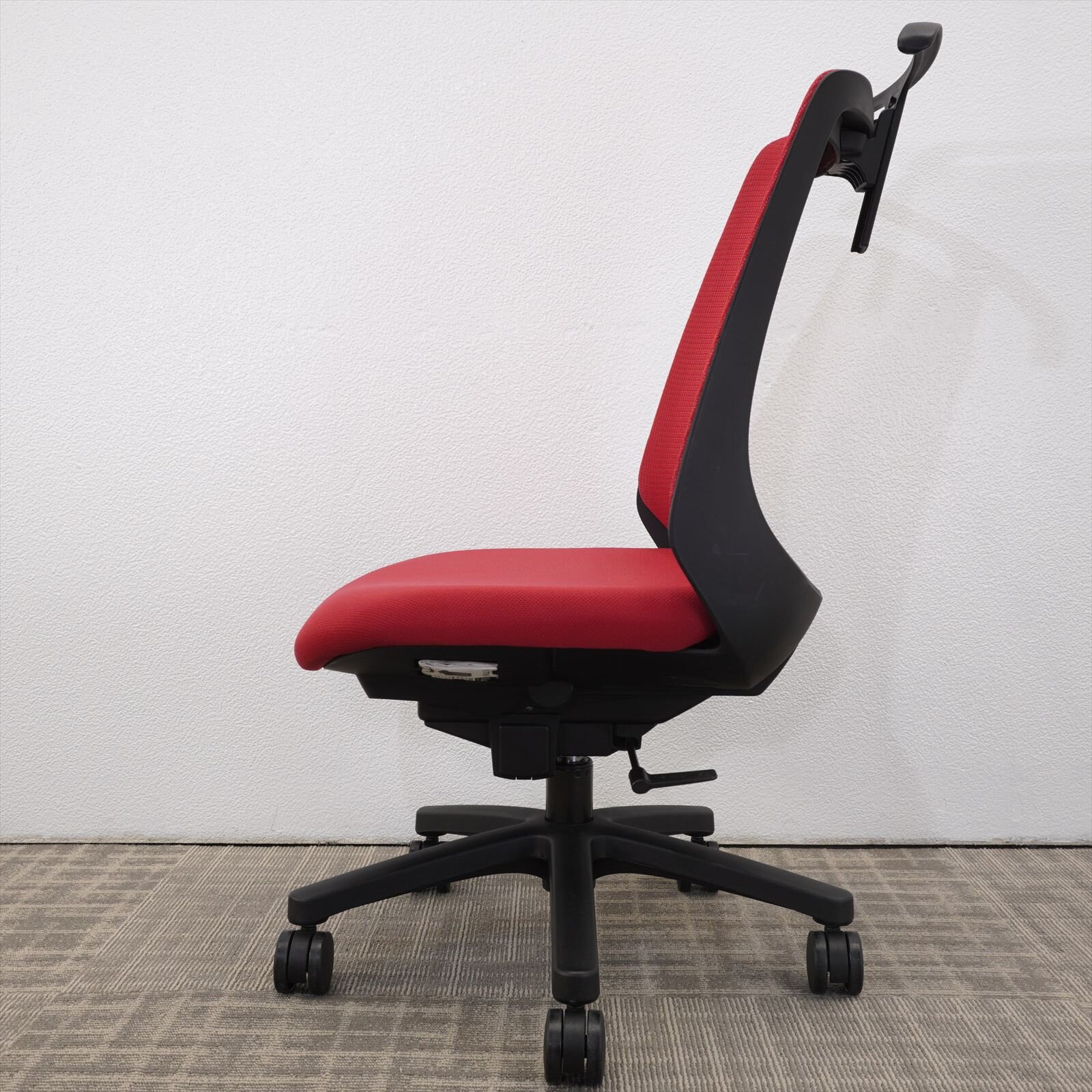 イトーキ ノナチェア ハンガー付 ラズベリーレッド