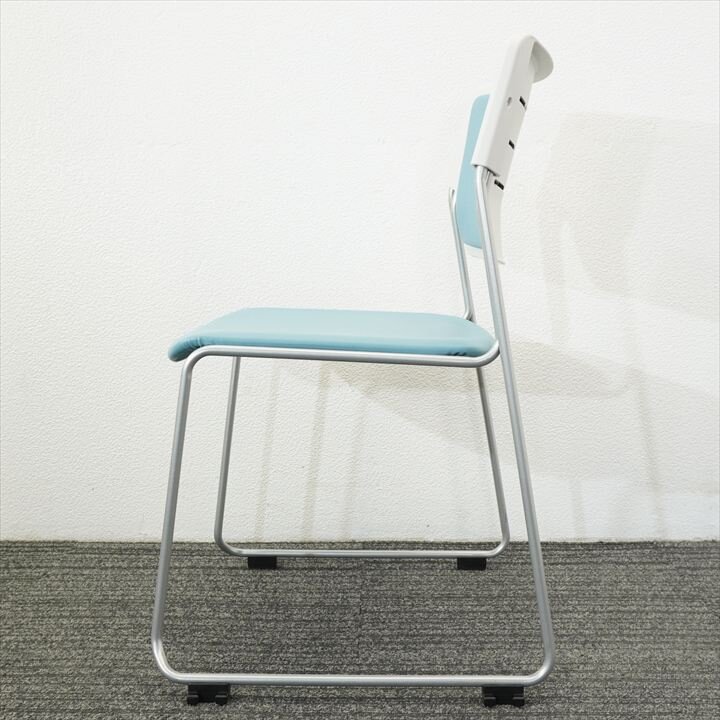 イトーキ エレック スタッキングチェアー ビニール ターコイズブルー