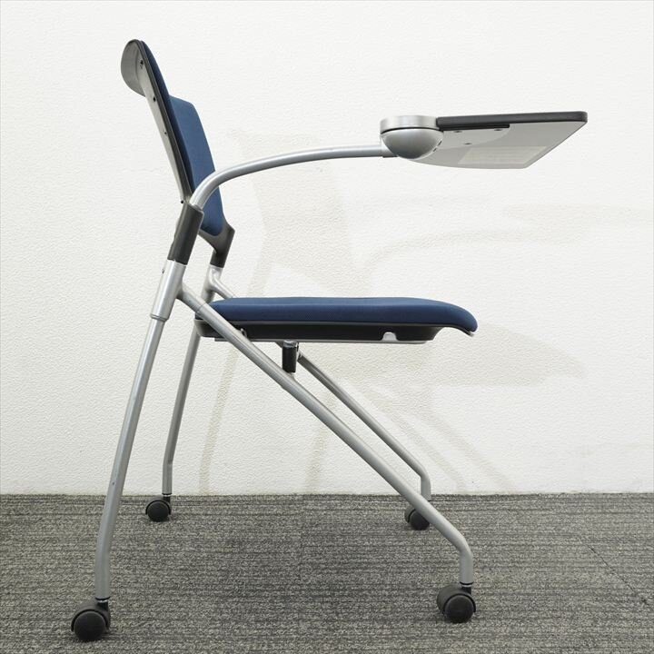 イトーキ マノス ミーティングチェア 背パッド付 メモ台付 ネイビーブルー ブラックシェル