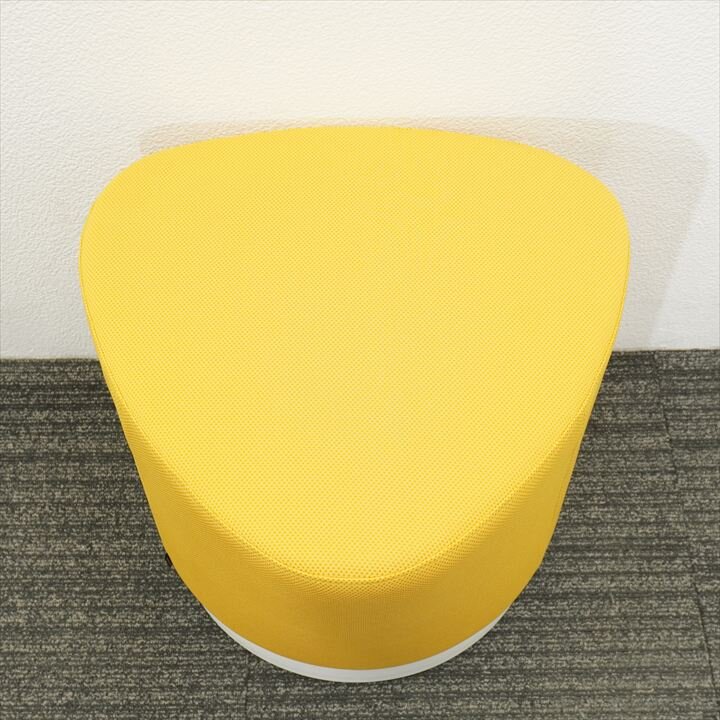 オカムラ メロウ スツール 三角形 イエロー