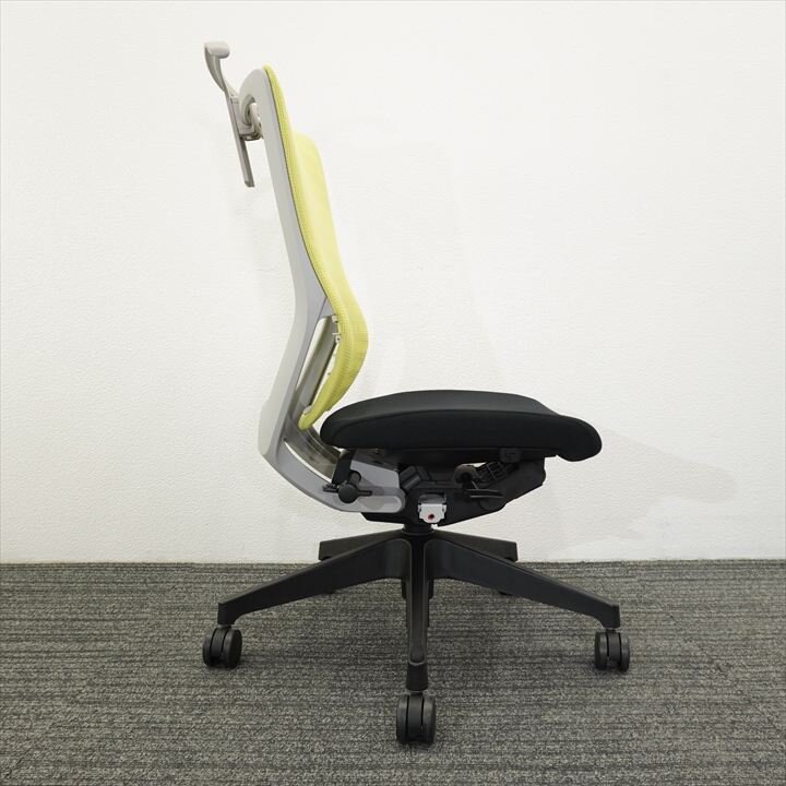 イトーキ エピオス ハイバック ハンガー付 ブライトモスグリーン/ブラック