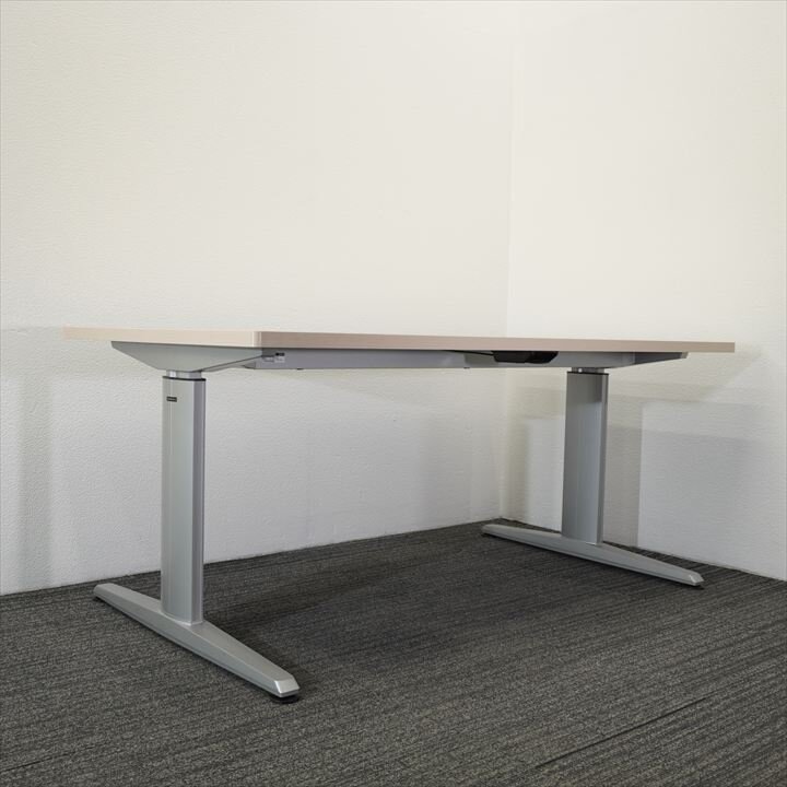 オカムラ リフティオ 手動昇降テーブル 木目 W1600 D900 H700-1000