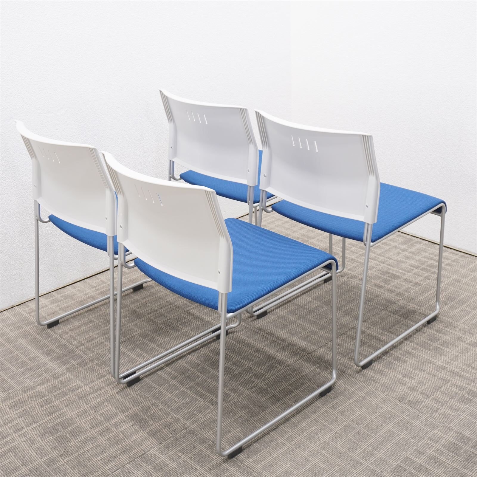 ライオン NO.725 スタッキングチェア ブルー/ホワイト 4脚セット