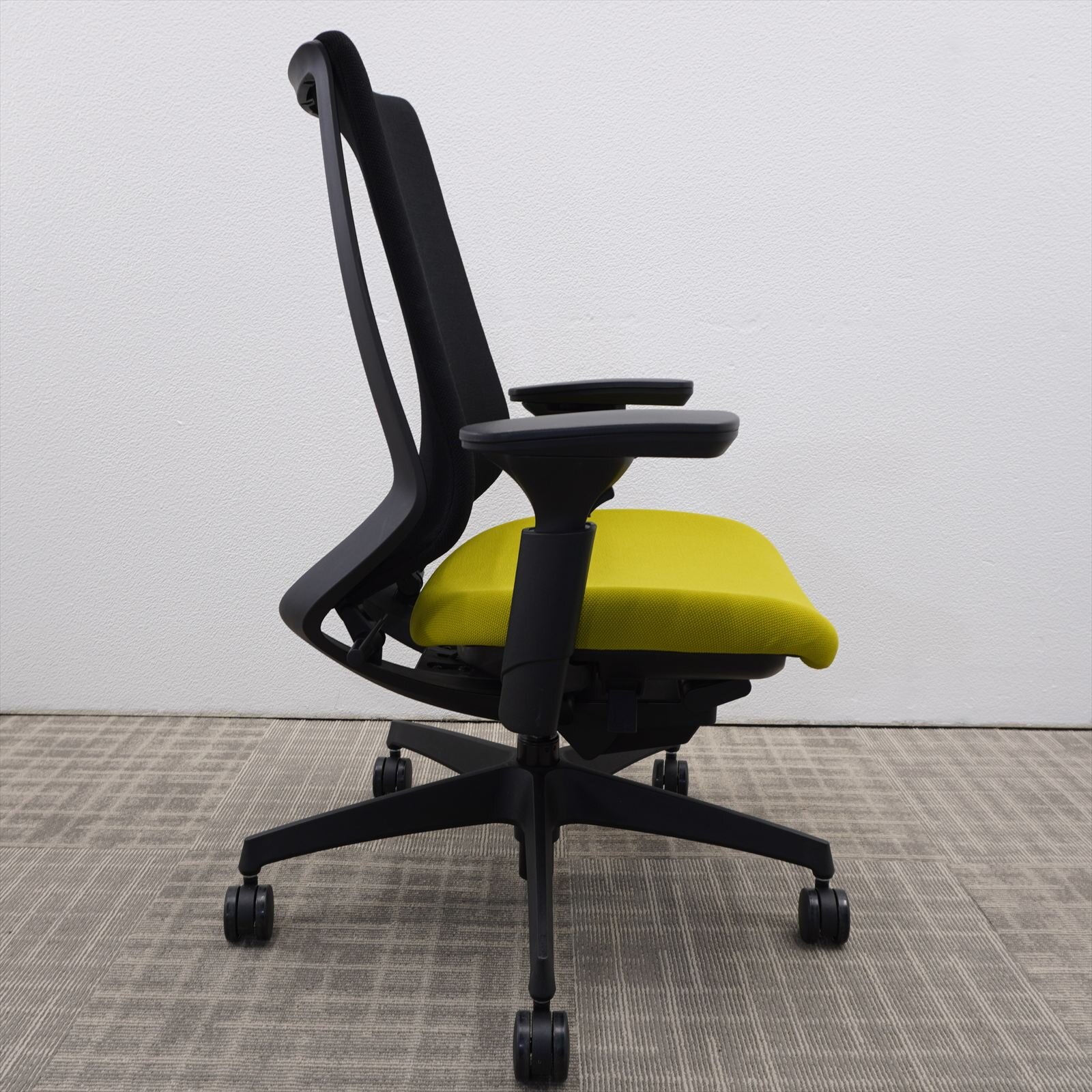 コクヨ デュオラ 可動肘 ハイバック 背クッション グリーン 特価品